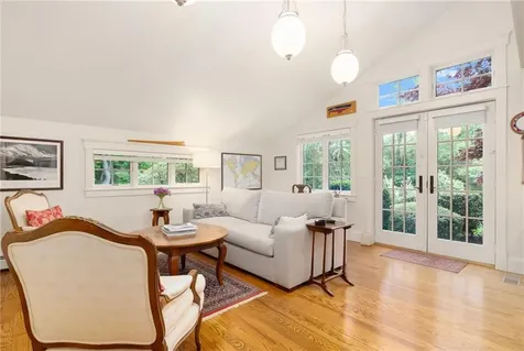 56 Summerfield Lane Middletown RI 02842