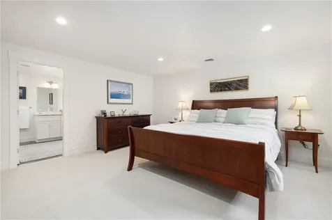 56 Summerfield Lane Middletown RI 02842