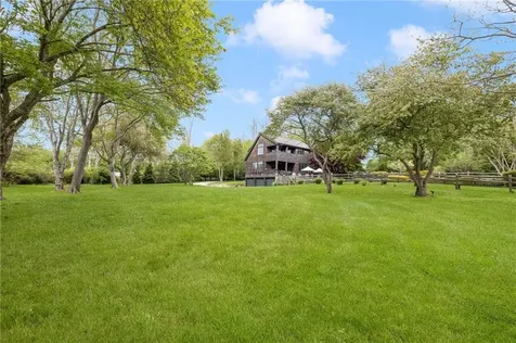 56 Summerfield Lane Middletown RI 02842