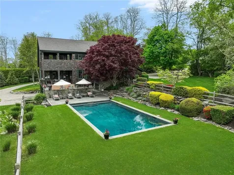 56 Summerfield Lane Middletown RI 02842