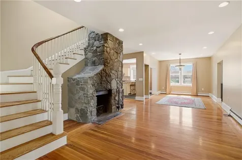 24 Spring Street Newport RI 02840