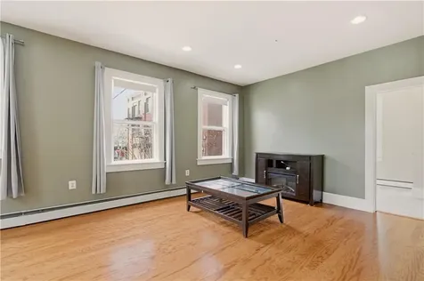 24 Spring Street Newport RI 02840