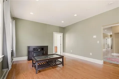 24 Spring Street Newport RI 02840
