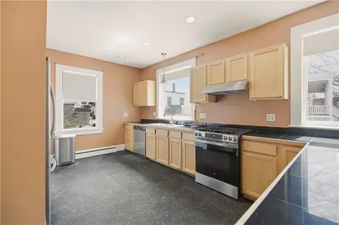 24 Spring Street Newport RI 02840