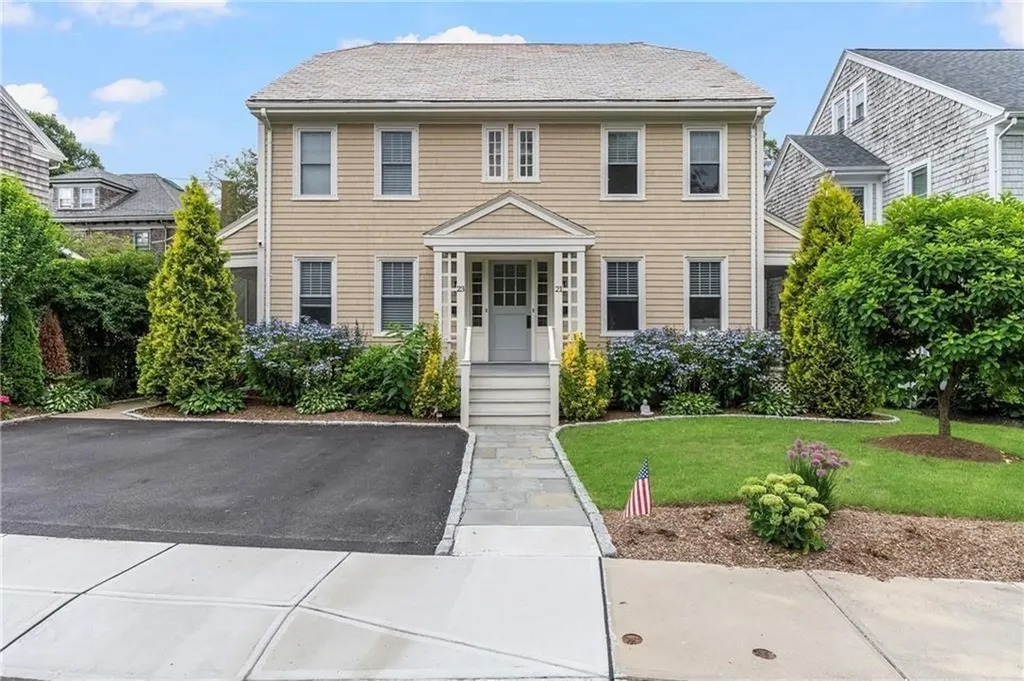 23 Pell Street Newport RI 02840