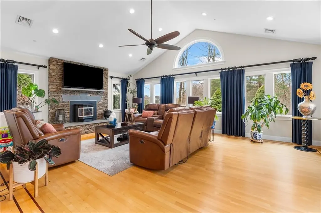 267 Chestnut Street Seekonk MA 02771