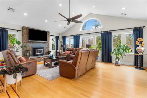 267 Chestnut Street Seekonk MA 02771