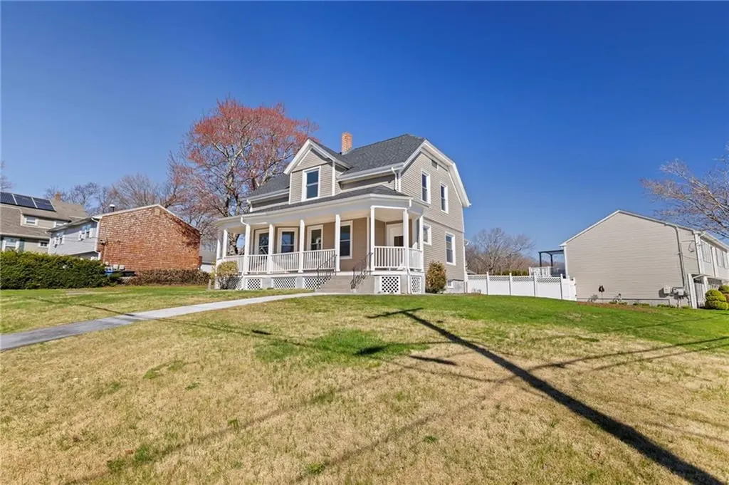 54 E Earle Street Cumberland RI 02864