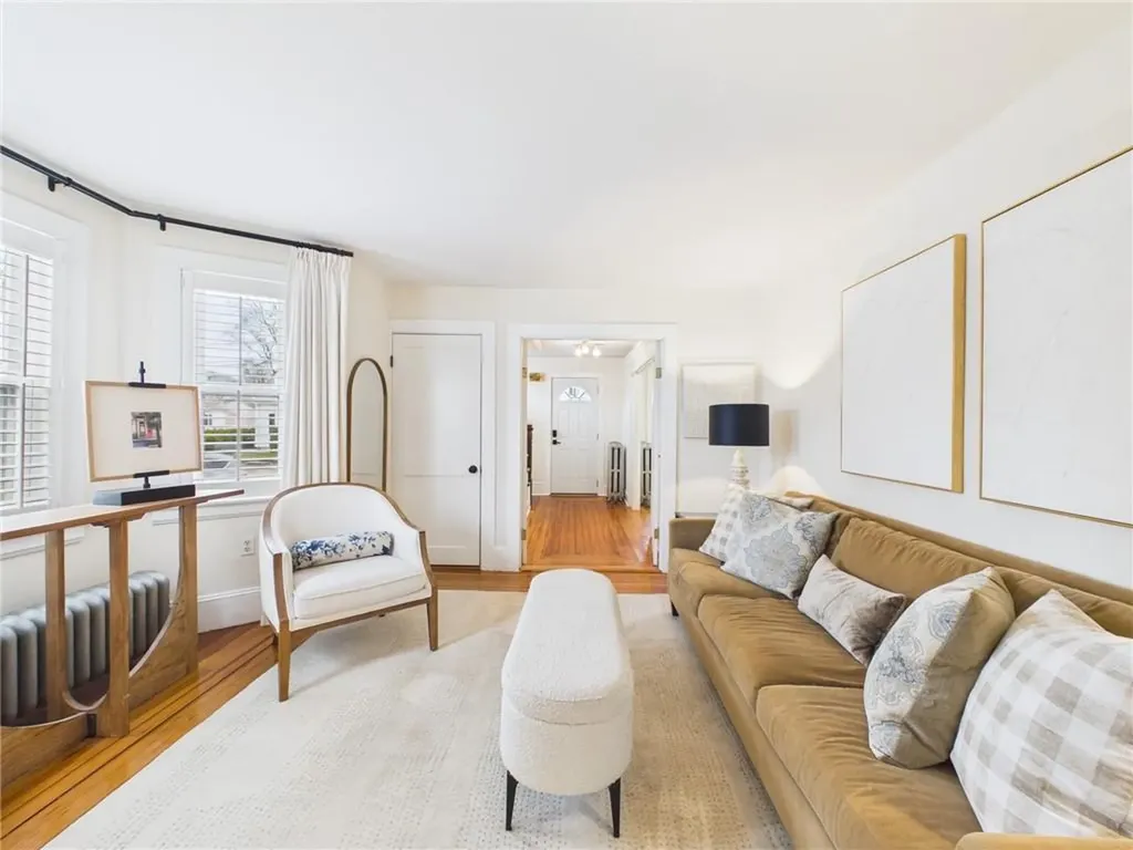 28 Myrtle Avenue Warwick RI 02886