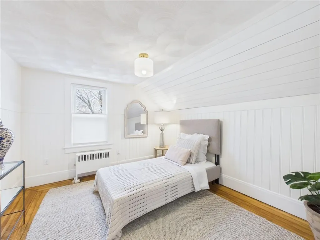 28 Myrtle Avenue Warwick RI 02886