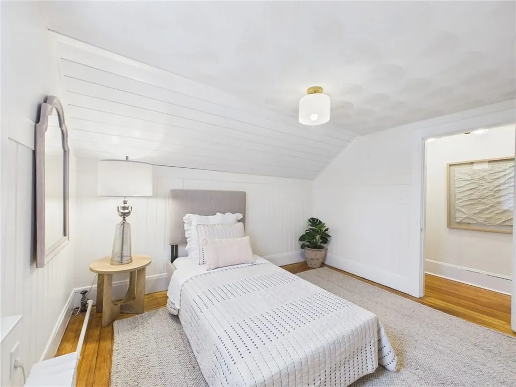 28 Myrtle Avenue Warwick RI 02886