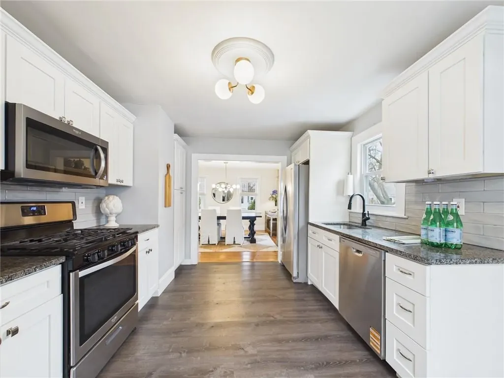 28 Myrtle Avenue Warwick RI 02886