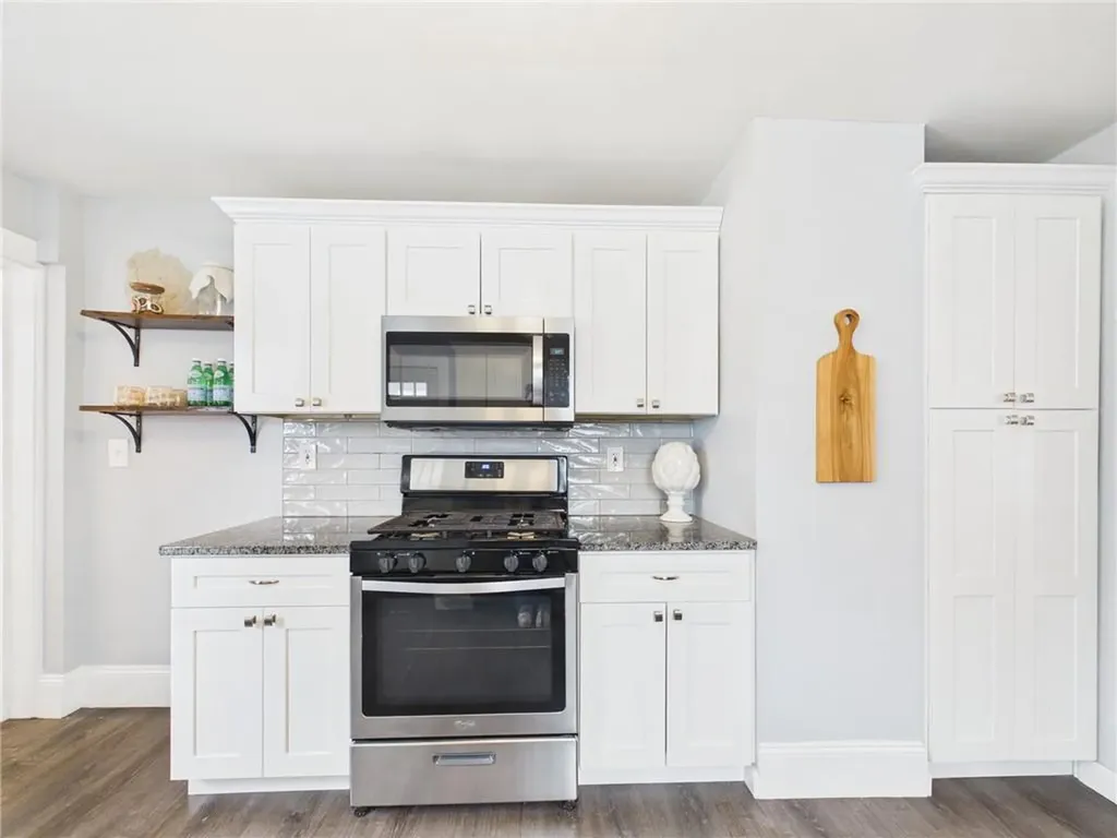 28 Myrtle Avenue Warwick RI 02886