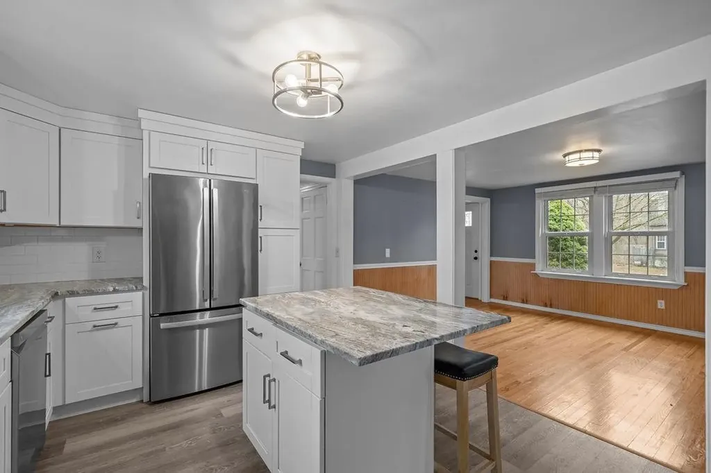 111 Verndale Street Warwick RI 02889