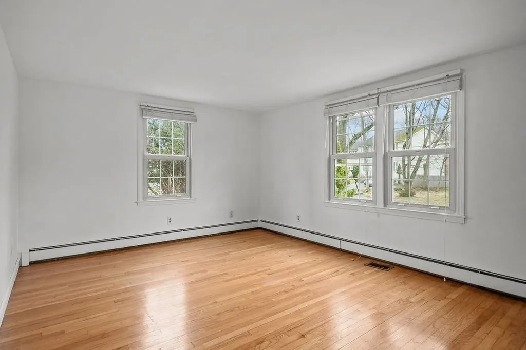 111 Verndale Street Warwick RI 02889