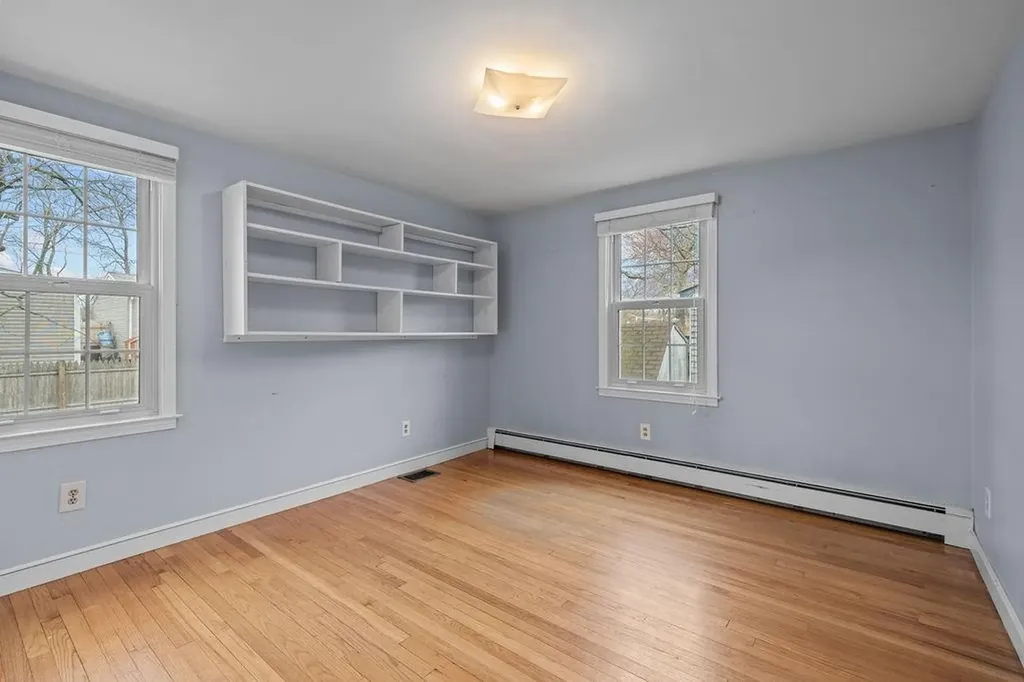 111 Verndale Street Warwick RI 02889