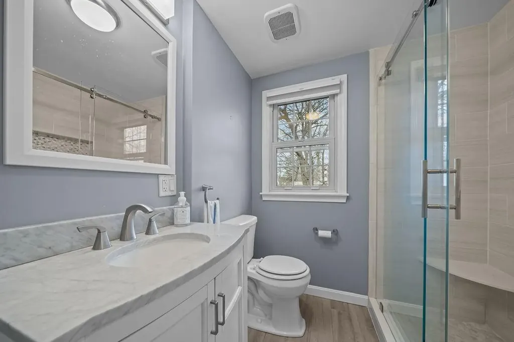 111 Verndale Street Warwick RI 02889