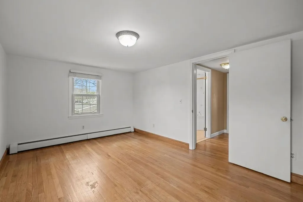 111 Verndale Street Warwick RI 02889