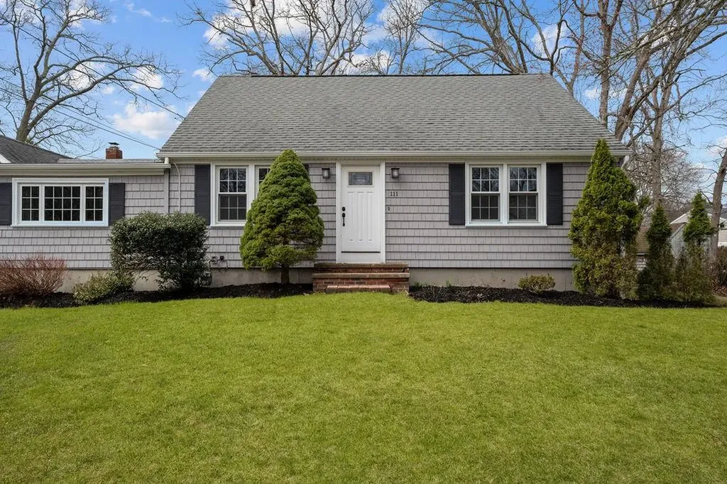 111 Verndale Street Warwick RI 02889