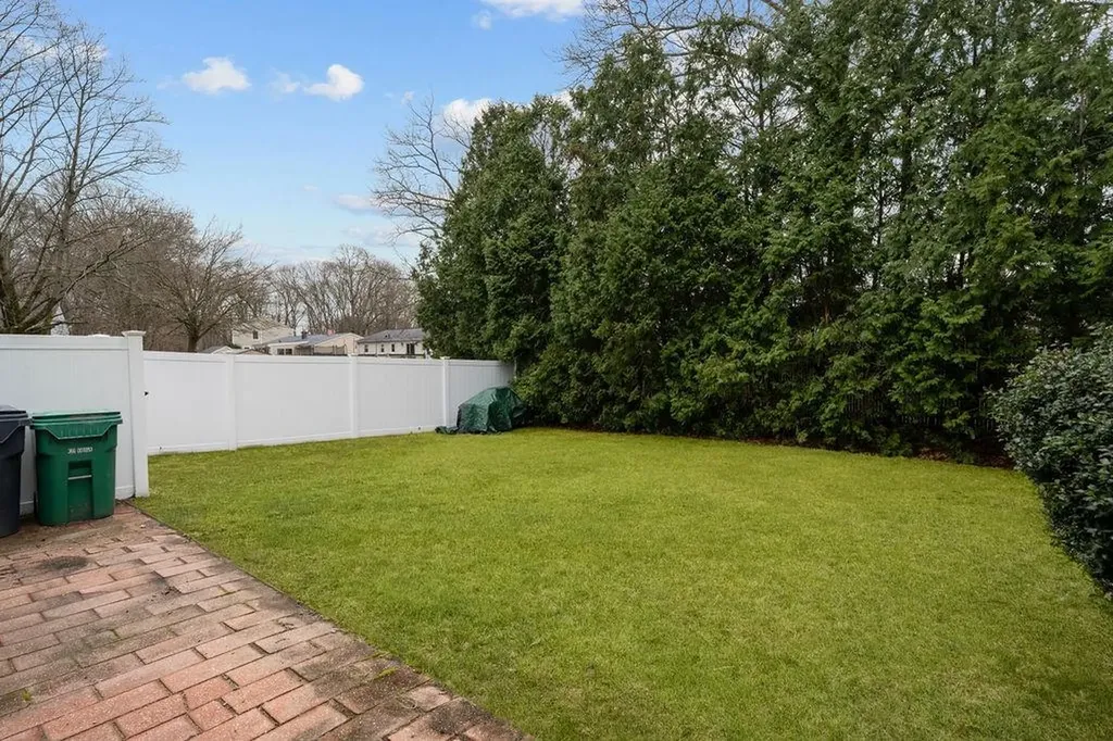111 Verndale Street Warwick RI 02889