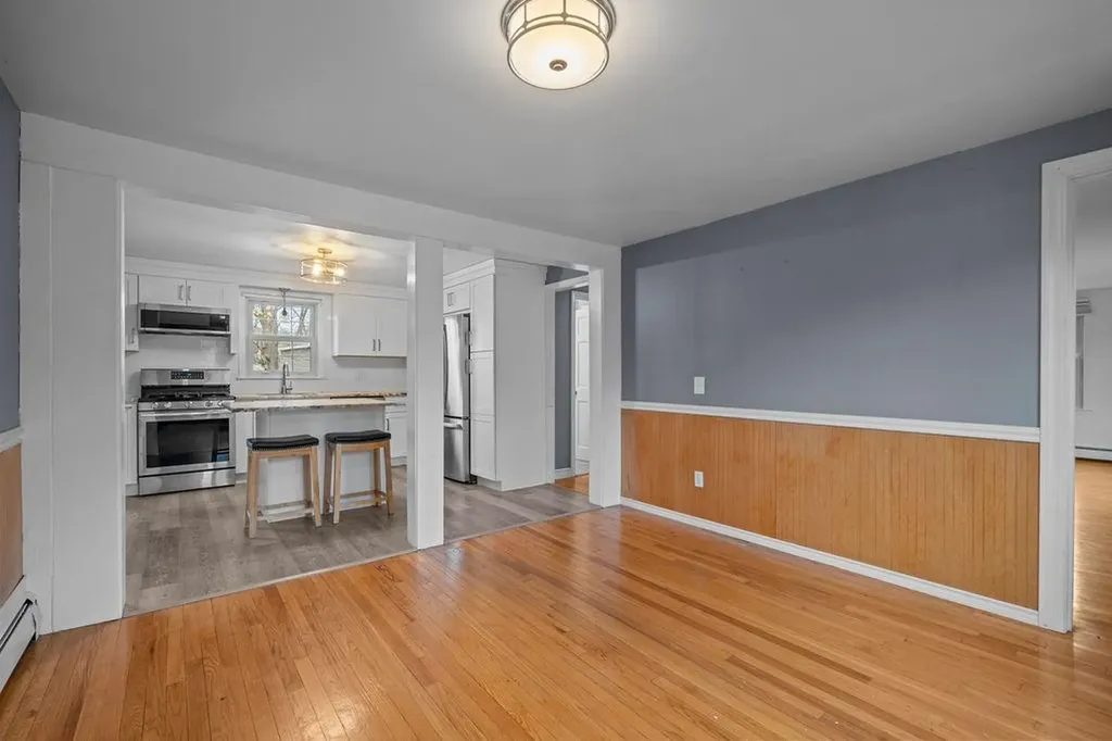111 Verndale Street Warwick RI 02889