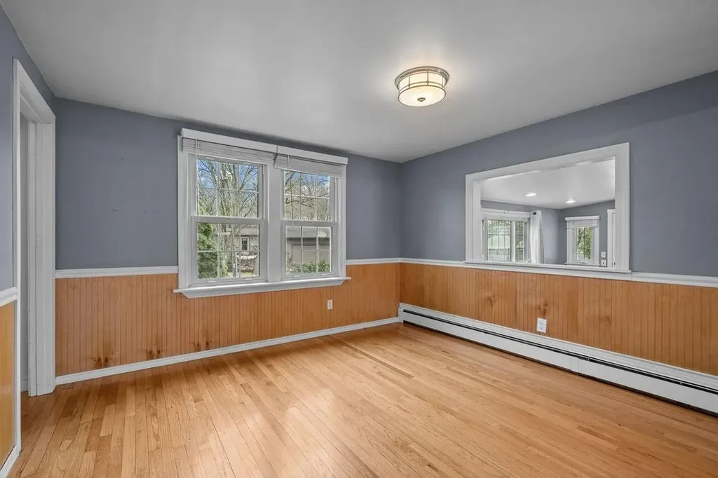 111 Verndale Street Warwick RI 02889