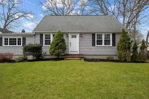 111 Verndale Street Warwick RI 02889