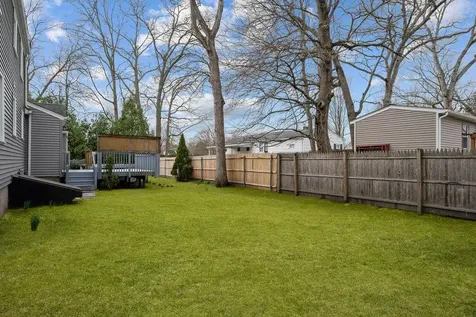 111 Verndale Street Warwick RI 02889