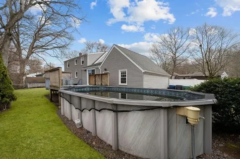 111 Verndale Street Warwick RI 02889
