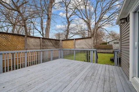 111 Verndale Street Warwick RI 02889
