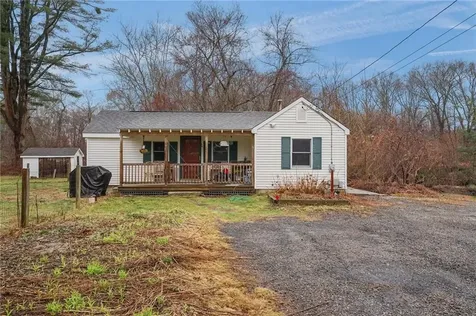 56 Laurel Street Hopkinton RI 02804