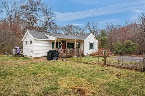 56 Laurel Street Hopkinton RI 02804