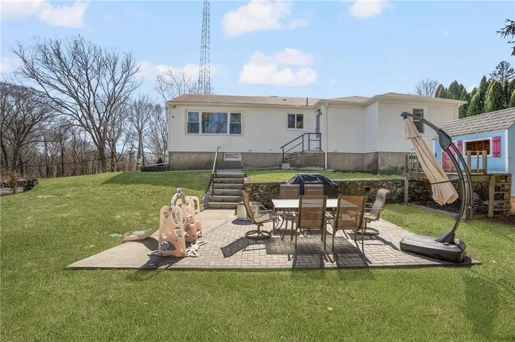 9 Heath Street Johnston RI 02919