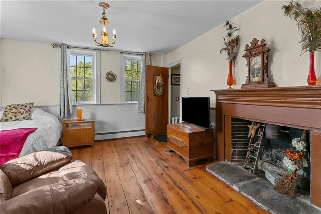 220 Plainfield Pike Scituate RI 02857