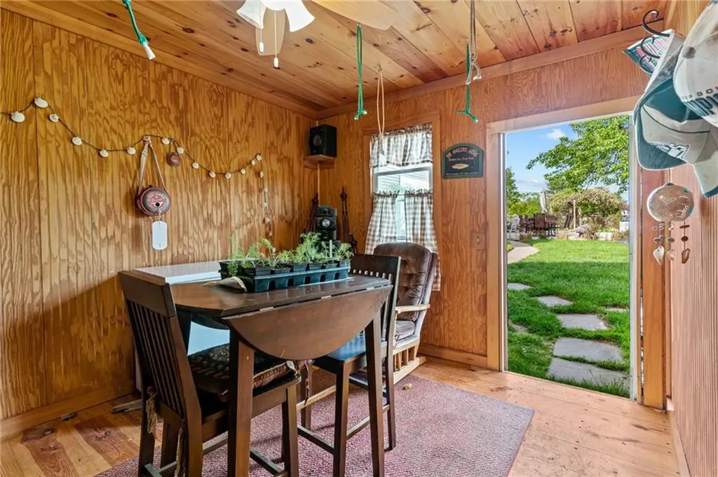 220 Plainfield Pike Scituate RI 02857