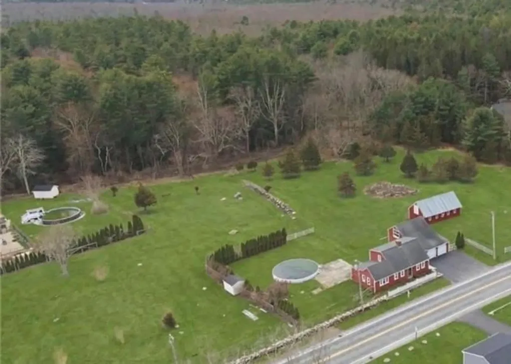 220 Plainfield Pike Scituate RI 02857