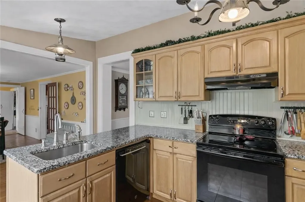 220 Plainfield Pike Scituate RI 02857
