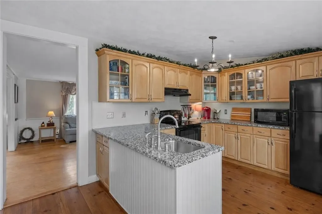 220 Plainfield Pike Scituate RI 02857