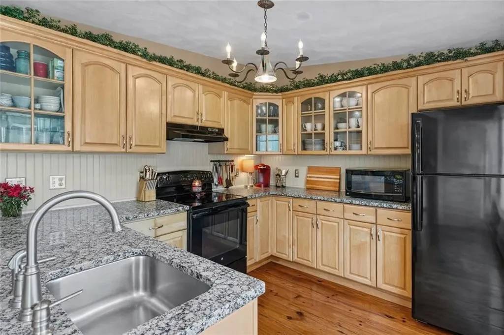 220 Plainfield Pike Scituate RI 02857