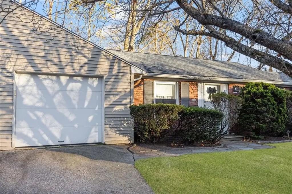 107 Keystone Drive Warwick RI 02886
