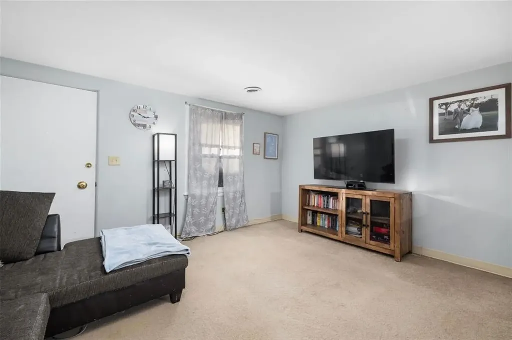 107 Keystone Drive Warwick RI 02886