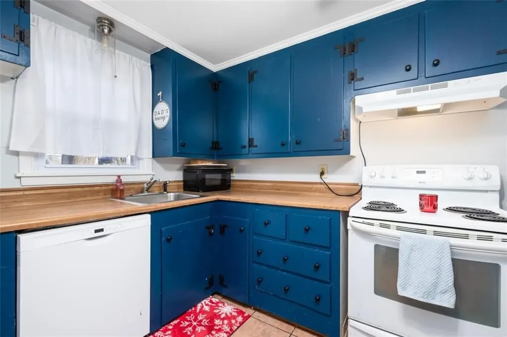 107 Keystone Drive Warwick RI 02886