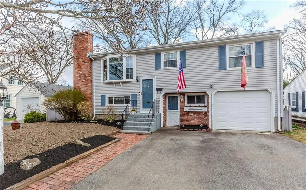 185 Parkside Avenue Pawtucket RI 02861