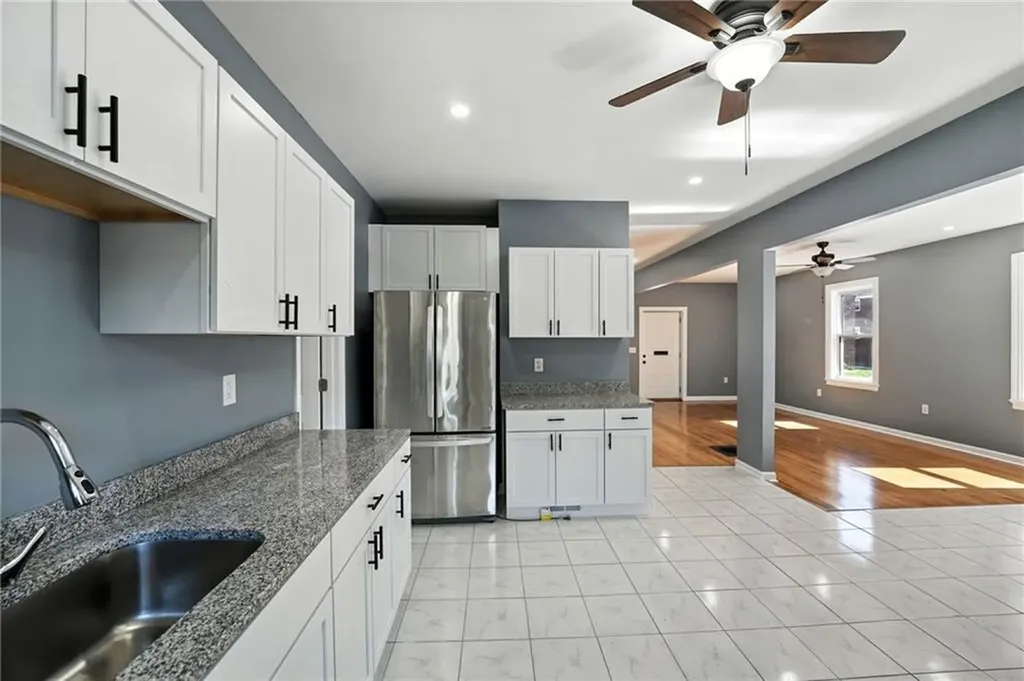 32 Carver Street Pawtucket RI 02860