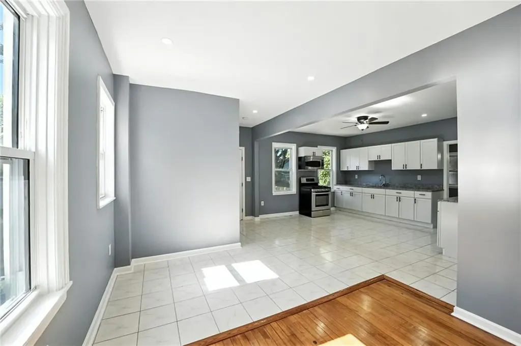 32 Carver Street Pawtucket RI 02860