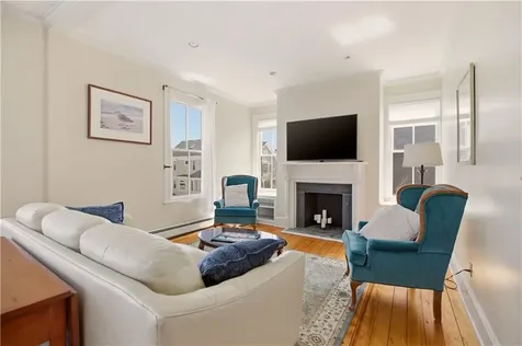 17 Lincoln Street Newport RI 02840
