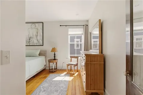 17 Lincoln Street Newport RI 02840