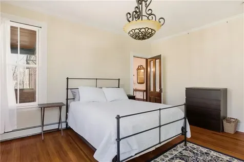 17 Lincoln Street Newport RI 02840