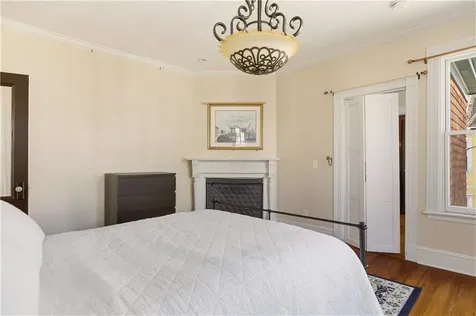 17 Lincoln Street Newport RI 02840