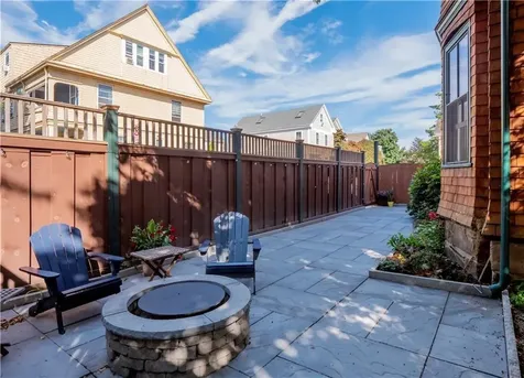 17 Lincoln Street Newport RI 02840